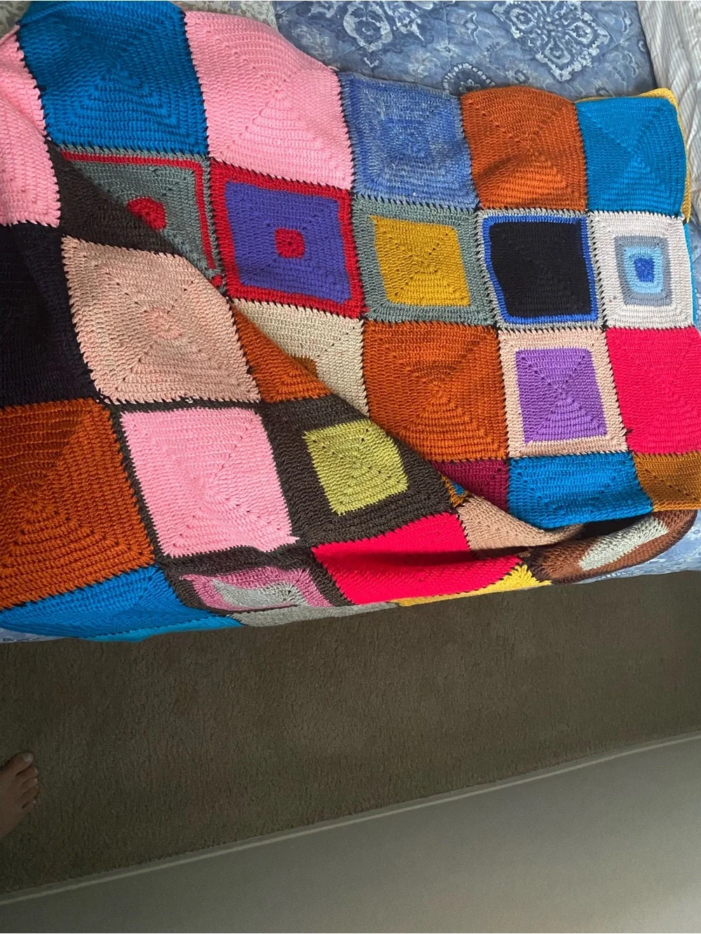 Handmade Pattern Knitted Quilt Good Quality For Full Size to keep throw on Couch